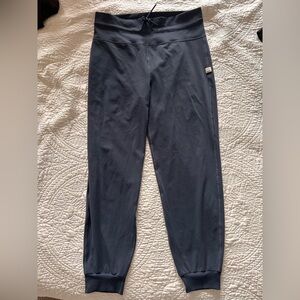 Vuori Black Leggings with Tapered Design